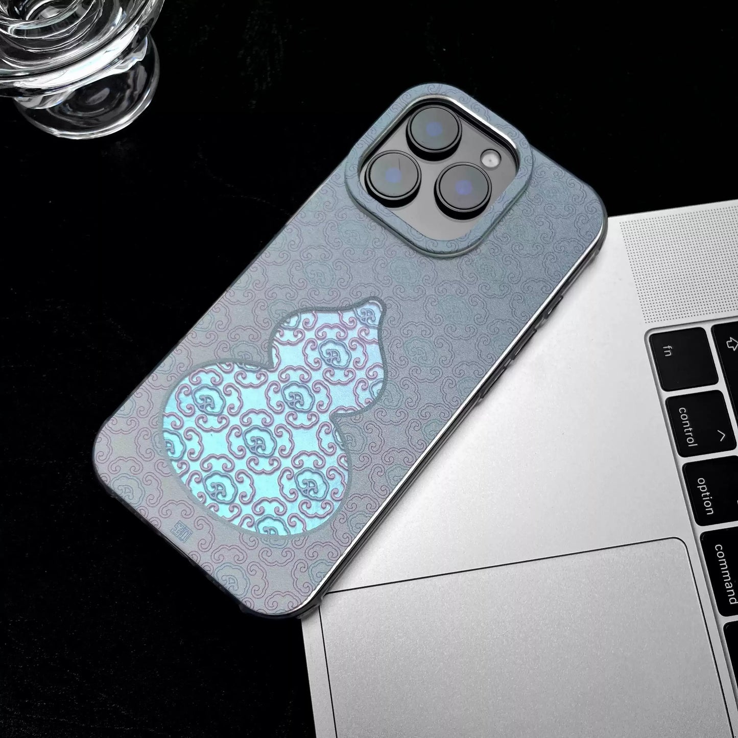 Double Fortune Gourd Phone Case – Chinese “Fu Lu” Pattern, Silk‑texture Liquid Silicone, Soft Cover for iPhone 16/17 Series, East Asian Style Gift